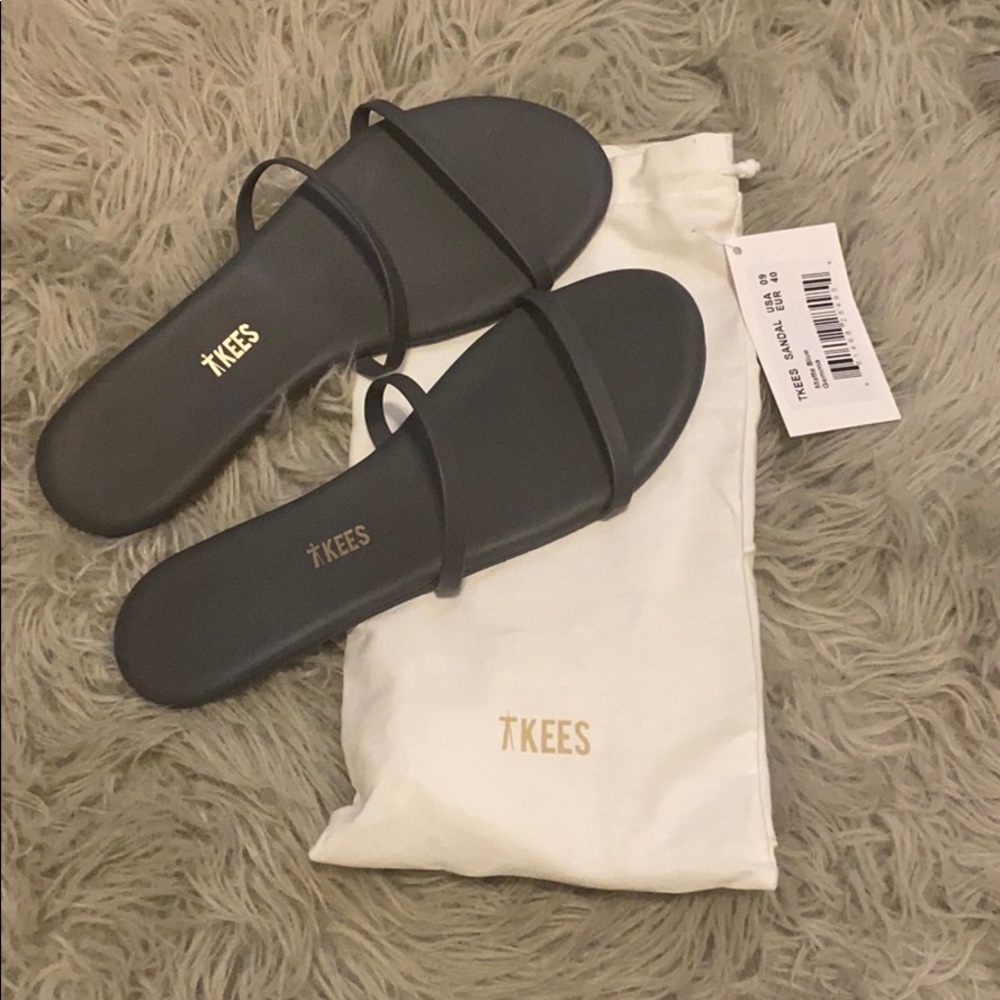 TKEES sandal